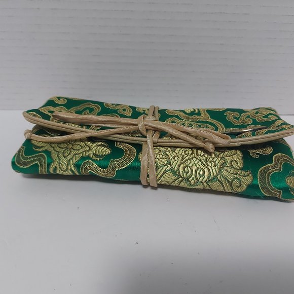 Amrita Singh Silk Travel Jewelry Case Boho Travel Bag Tibetan Green Lotus - Picture 2 of 7